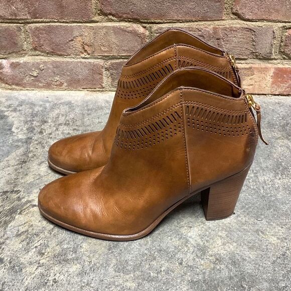 Vince Camuto Fetter Tan Leather Bootie Size 11 - Picture 4 of 10